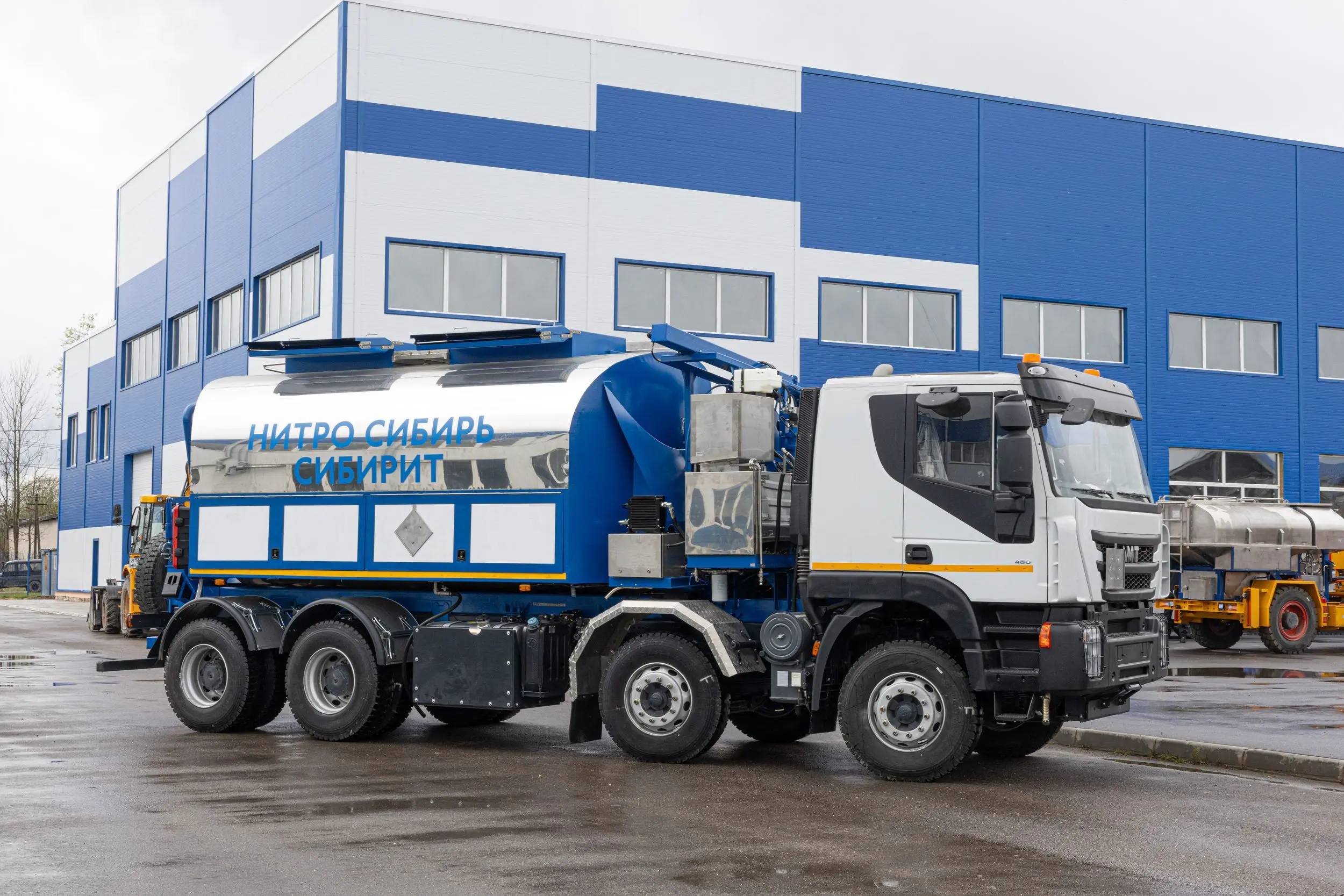 Смесительно-зарядная машина